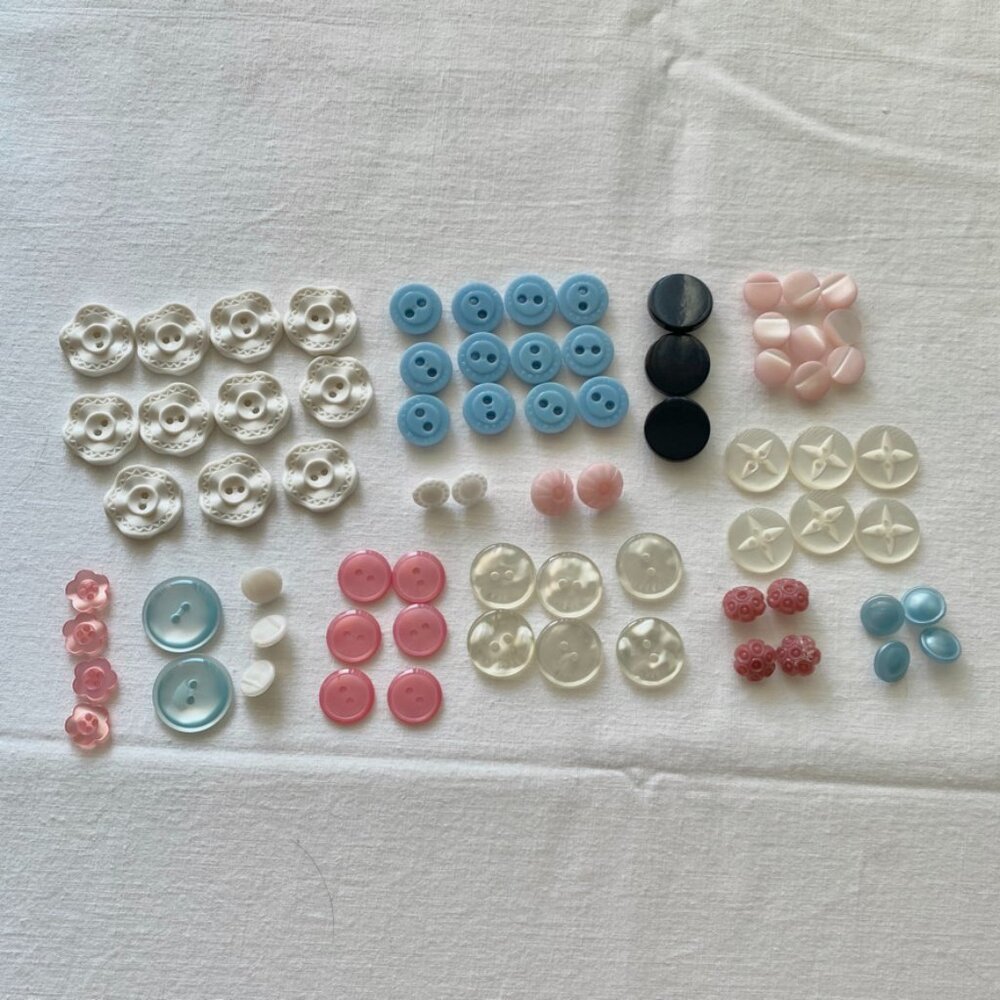 Lot of Assorted Buttons